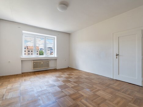 Velkorysý byt 2+1 s pracovnou (80 m²), balkonem a možností pronájmu garáže – Brno, ul. Příční