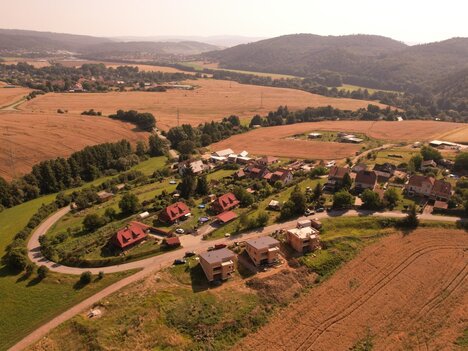 Prodej hrubé stavby nízkoenergetického RD 5+kk s garáží v Herolticích u Tišnova