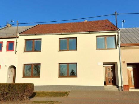 Prodej dvougeneračního RD s dílnou, zahradou a garáží, Horní Moštěnice